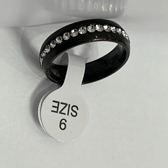 Stainless Steel Mens Unisex White Rhinestone Gunmetal Black Gray Ring Band Sz 9 - Picture 3 of 5